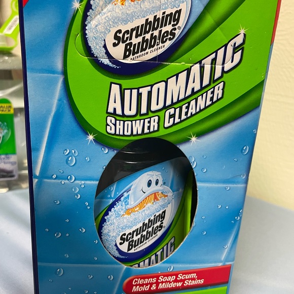 Scrubbing Bubbles Automatic Shower Cleaner + Extra 34oz Bottle of Solution - Picture 3 of 6